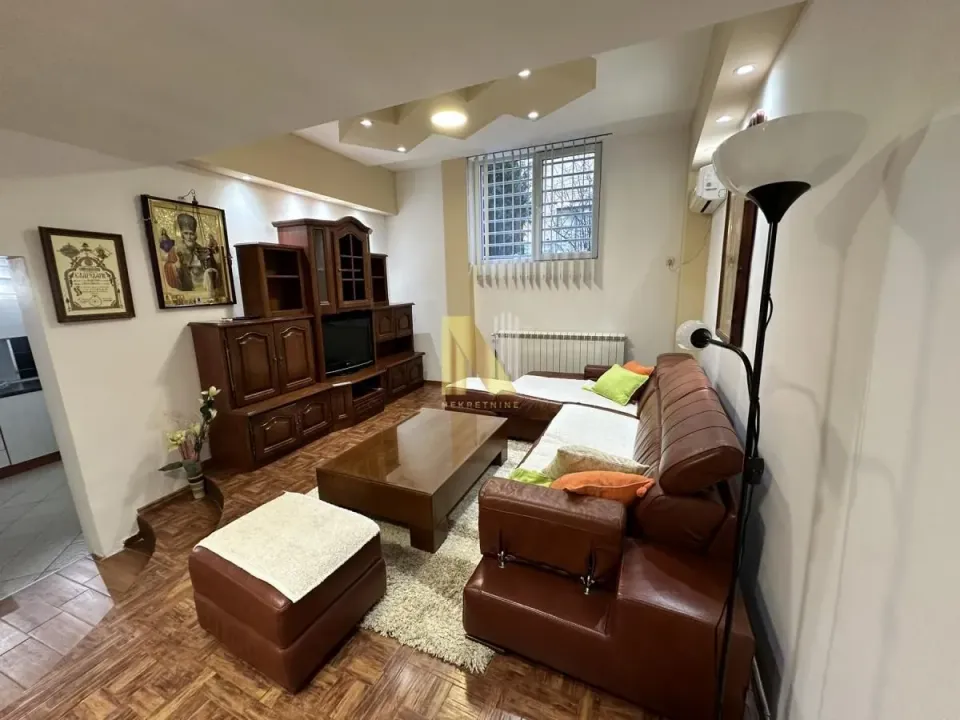 Izdavanje, trosoban stan, 81m², Podbara, Novi Sad Sve Podlokacije