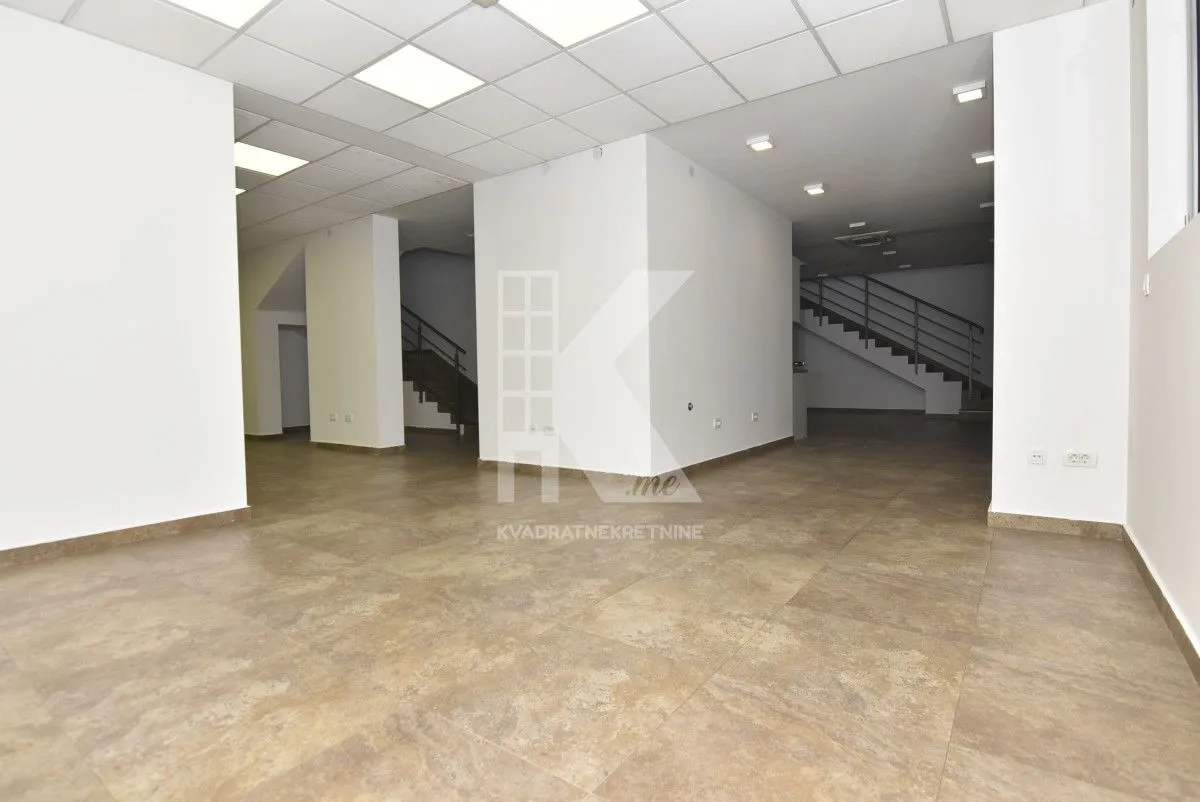 Rent, office space, 241m², Tološka šuma, Podgorica