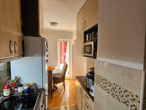 Prodaja, jednosoban stan, 58m², Stari Aerodrom, Podgorica - image 3