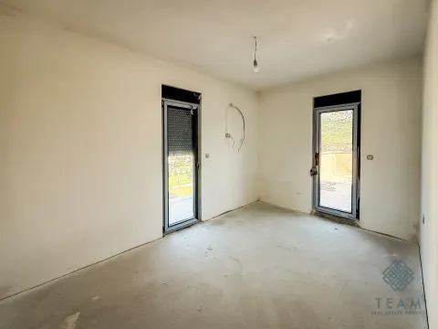 Prodaja, trosoban stan, 88m², Tološi, Podgorica - image 5