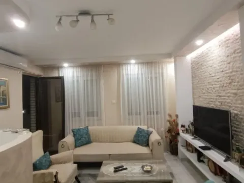 Izdavanje, jednosoban stan, 45m², Stari Aerodrom, Podgorica - image 2