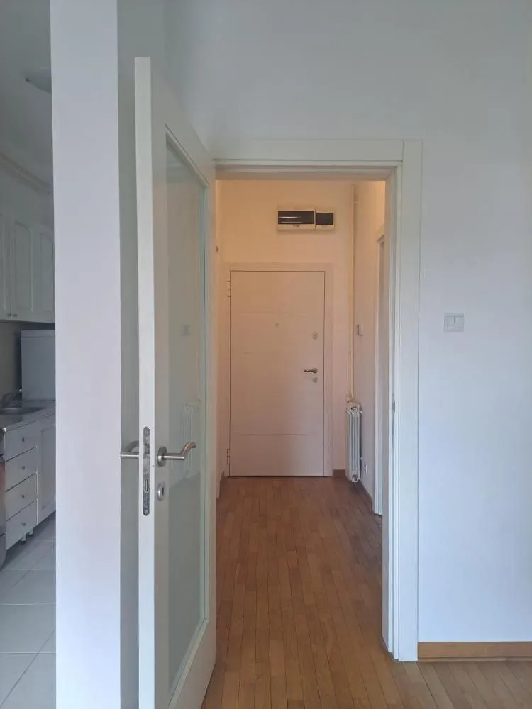 Izdavanje, jednosoban stan, 33m², Banovo Brdo, Beograd