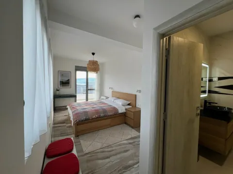 Izdavanje, trosoban stan, 81m², Pod Kuk, Tivat - image 7