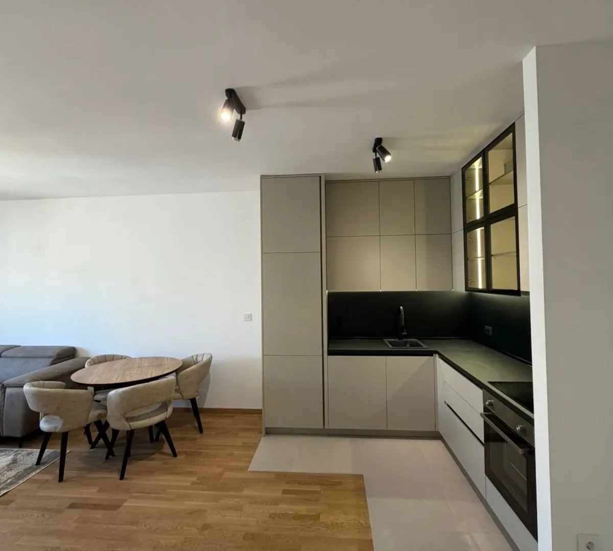 Rent, one bedroom apartment, 46m², Stari Aerodrom, Podgorica