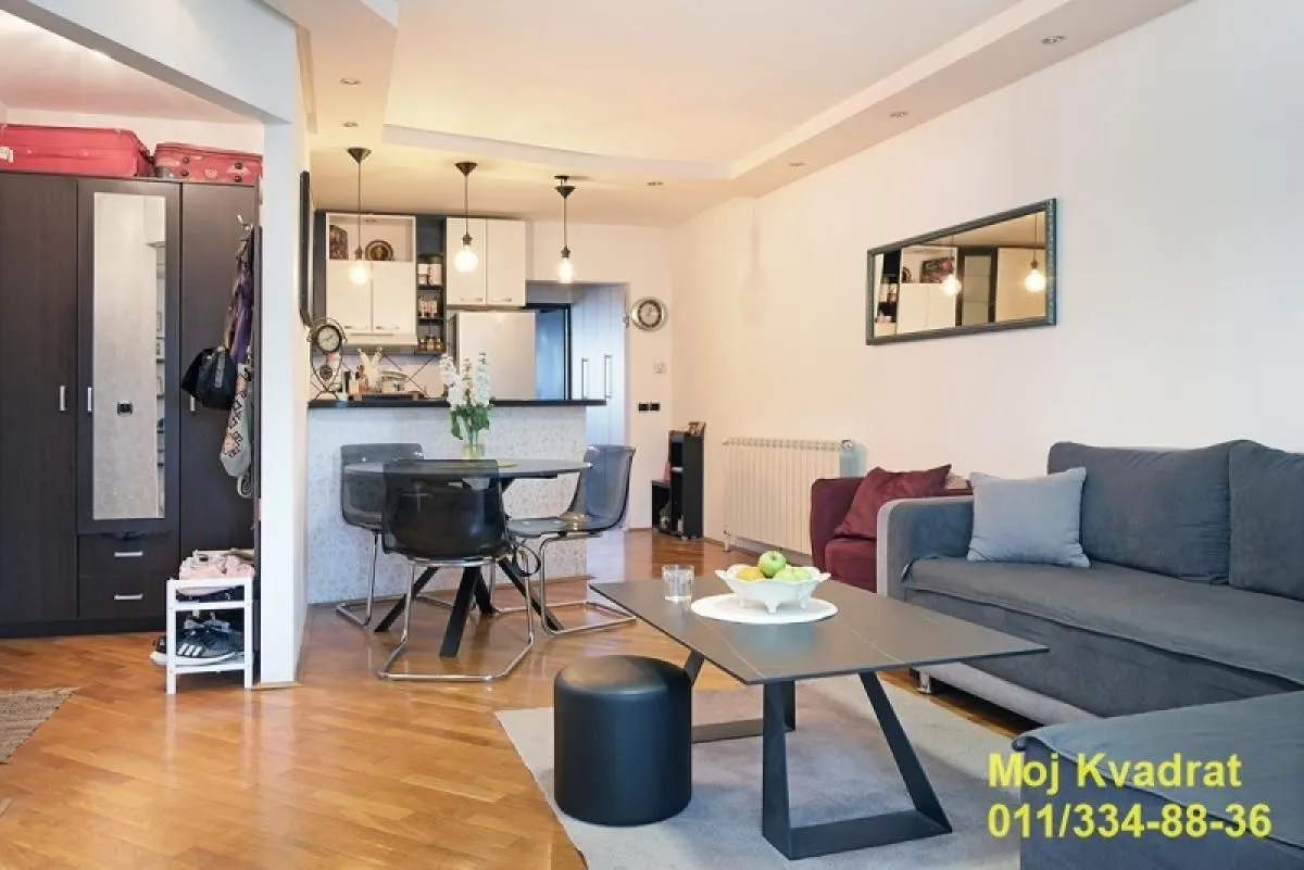 Prodaja, dvosoban stan, 54m², Kalenić Pijaca, Vračar Sve Podlokacije