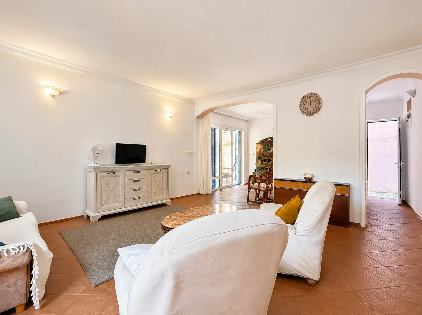 Rent, house, 200m², Utjeha, Bar