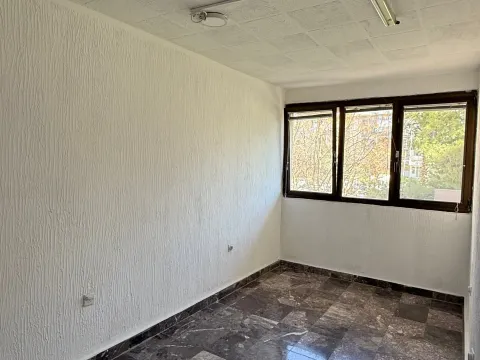 Izdavanje, poslovni prostor, 60m², Makedonsko naselje, Bar - image 12