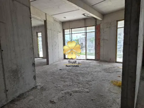 Izdavanje, poslovni prostor, 350m², Central Point, Podgorica - image 1