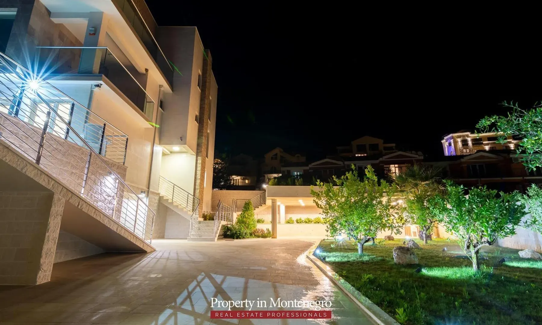 Sale, house, 400m², Bečići, Budva