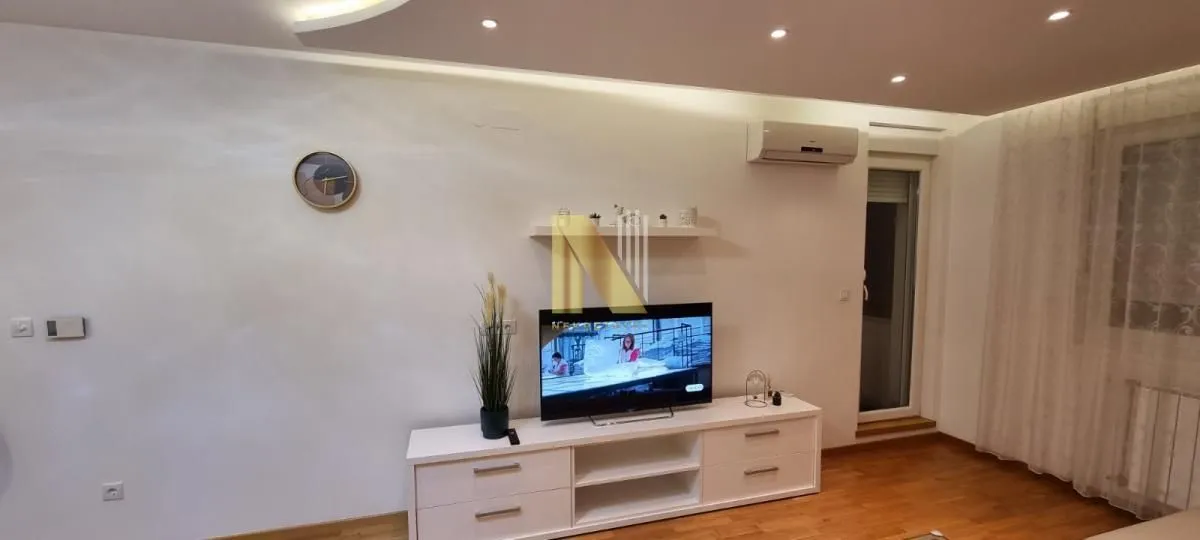 Izdavanje, dvosoban stan, 53m², Podbara, Novi Sad Sve Podlokacije