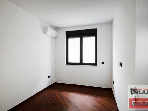 Prodaja, četvorosoban stan, 103m², Novo naselje, Novi Sad - image 4