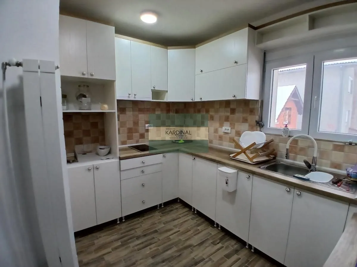 Prodaja, kuća, 273m², Grošnica, Kragujevac