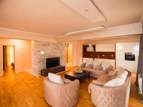 Sale, two bedroom apartment, 151m², Bečići, Budva - image 3