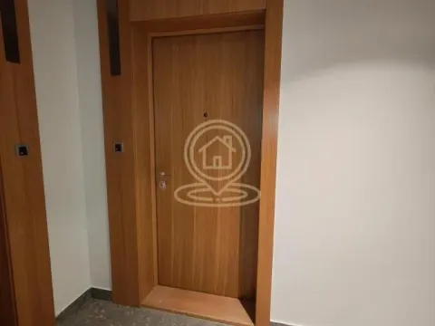 Izdavanje, poslovni prostor, 76m², Čukarica, Beograd - image 2