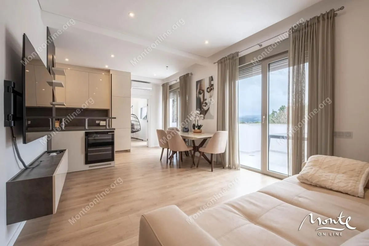 Prodaja, dvosoban stan, 90m², Tivat, Crna Gora
