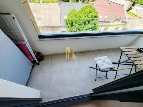 Izdavanje, trosoban stan, 73m², Centar, Novi Sad - image 19