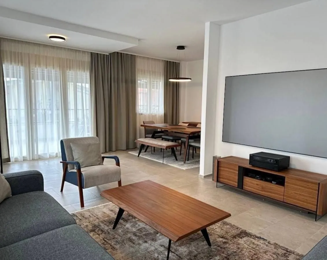Prodaja, trosoban stan, 92m², Tivat, Crna Gora