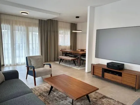 Prodaja, trosoban stan, 92m², Tivat, Crna Gora - image 2