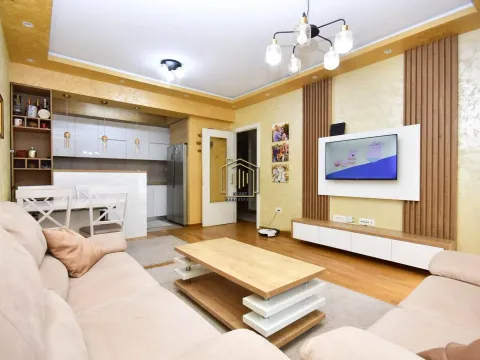 Izdavanje, dvosoban stan, 65m², City Kej, Podgorica - image 2