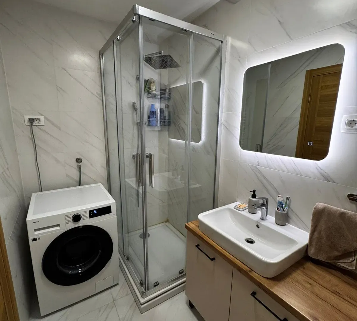 Prodaja, dvosoban stan, 72m², New City, Podgorica