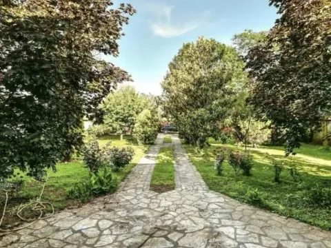Prodaja, kuća, 250m², Podgorica, Crna Gora