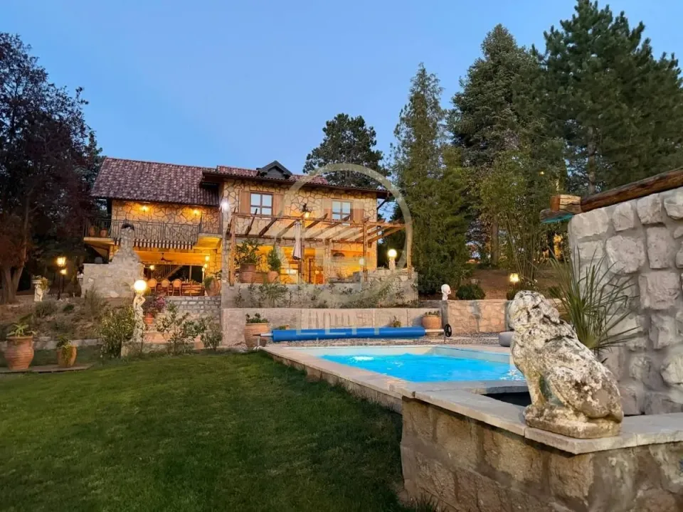 Prodaja, kuća, 3093m², Čerević, Beočin