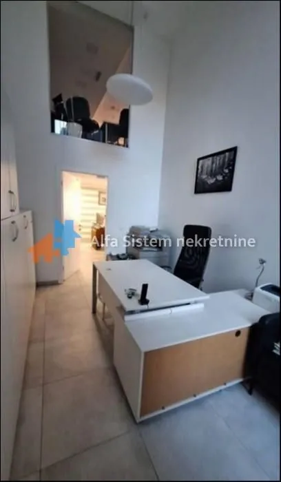 Rent, office space, 250m², Karaburma, Palilula Sve Podlokacije