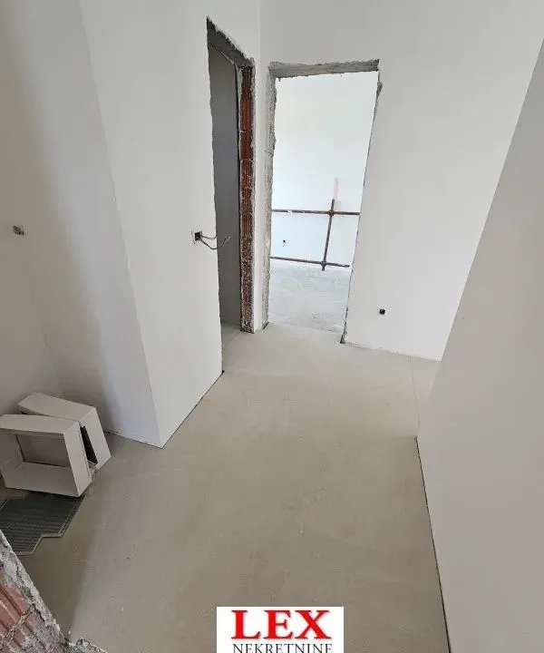 Prodaja, trosoban stan, 60m², Surčin (mesto), Surčin