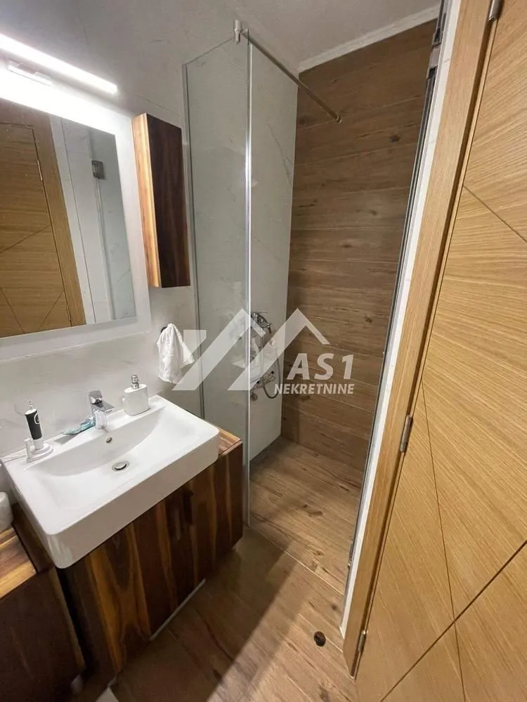 Izdavanje, stan, 27m², Grbavica, Novi Sad Sve Podlokacije