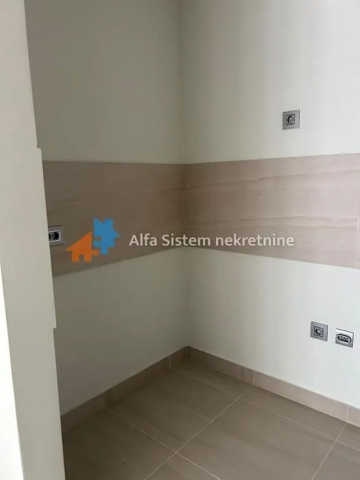 Izdavanje, trosoban stan, 77m², Novi Beograd Blok 65, Novi Beograd Sve Podlokacije