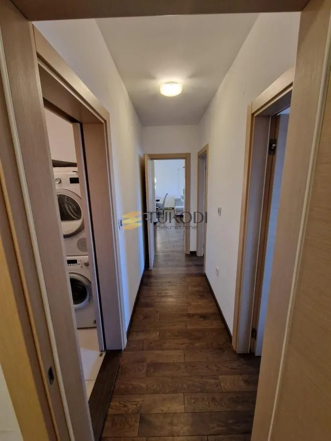 Prodaja, trosoban stan, 86m², Adamovićevo Naselje, Novi Sad Sve Podlokacije