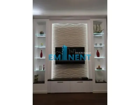 Izdavanje, trosoban stan, 76m², Novi Beograd Blok 67, Novi Beograd Sve Podlokacije - image 2