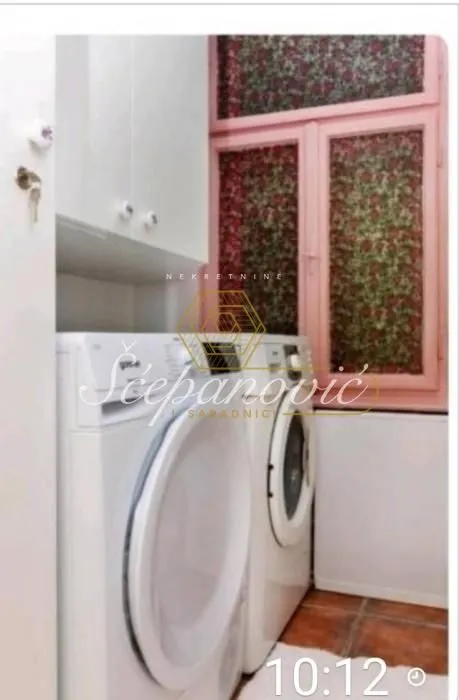 Prodaja, trosoban stan, 61m², Centar, Novi Sad