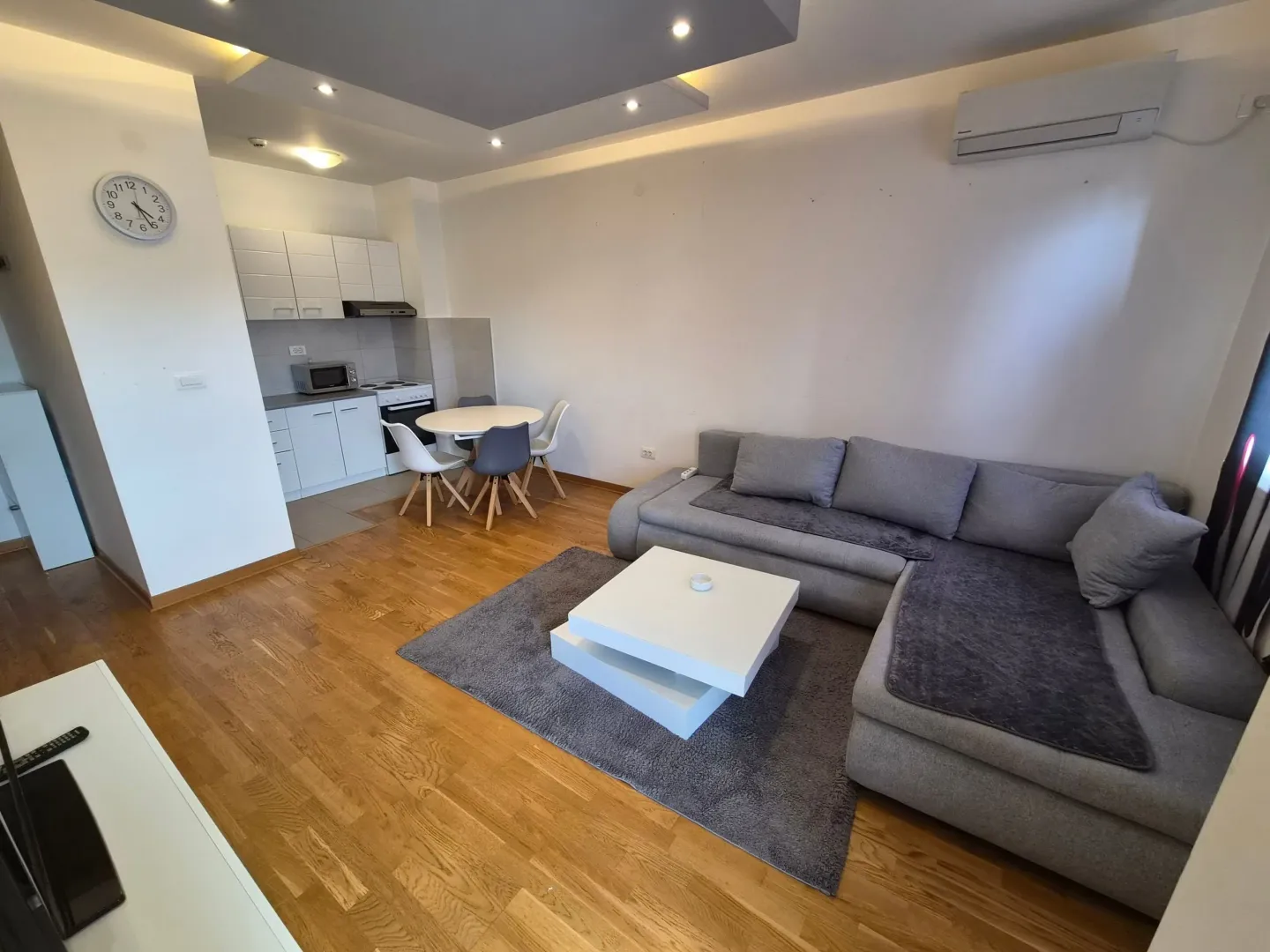Izdavanje, jednosoban stan, 45m², City Kej, Podgorica