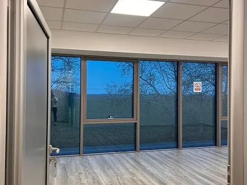 Izdavanje, poslovni prostor, 350m², Zemun Sve Podlokacije, Beograd - image 2