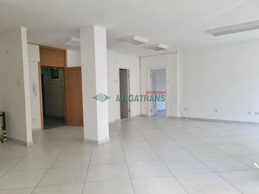 Izdavanje, dvosoban stan, 70m², Liman 2, Novi Sad Sve Podlokacije