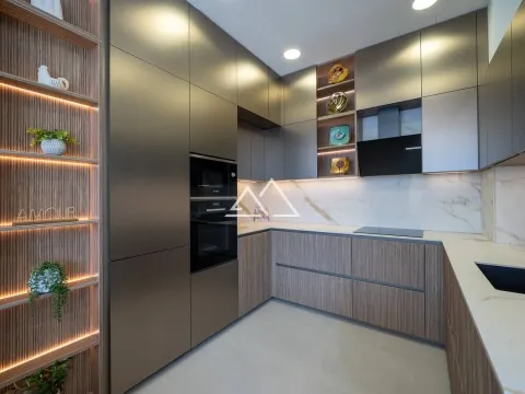 Sale, house, 413m², Dobrota, Kotor - image 11