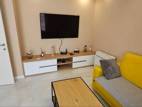 Izdavanje, jednosoban stan, 40m², Tivat, Crna Gora - image 9