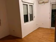 Izdavanje, jednosoban stan, 43m², Stari Aerodrom, Podgorica - image 6