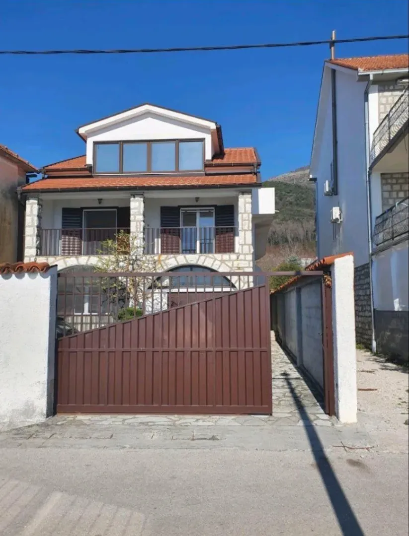 Sale, house, 210m², Bijela, Herceg Novi