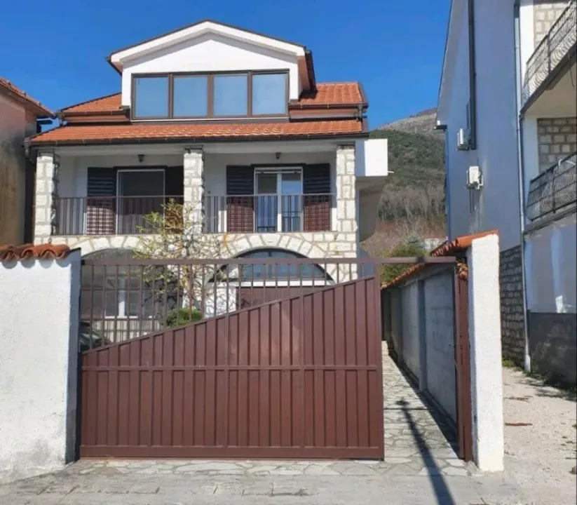 Sale, house, 210m², Bijela, Herceg Novi