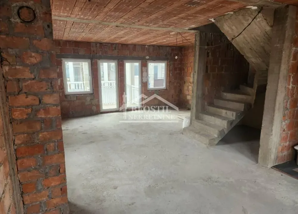 Prodaja, četvorosoban stan, 100m², Zemun Sve Podlokacije, Beograd