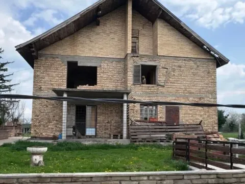 Prodaja, kuća, 160m², Perlez, Zrenjanin - image 9