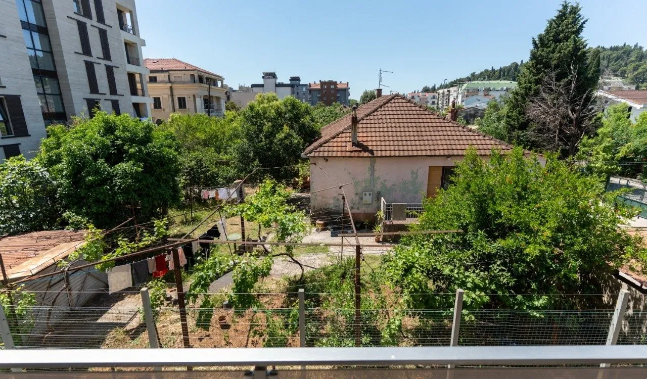 Izdavanje, trosoban stan, 86m², Stara Varoš, Podgorica