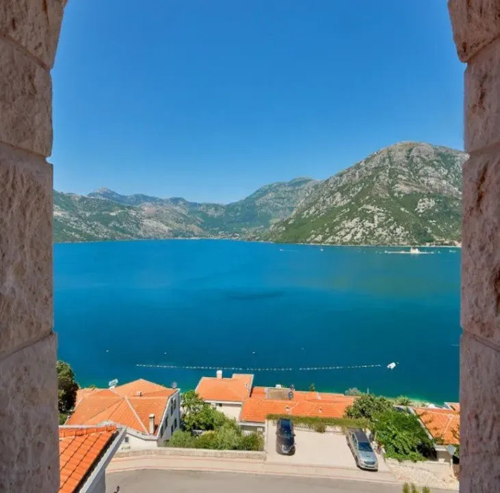 Prodaja, kuća, 235m², Kostanjica, Kotor