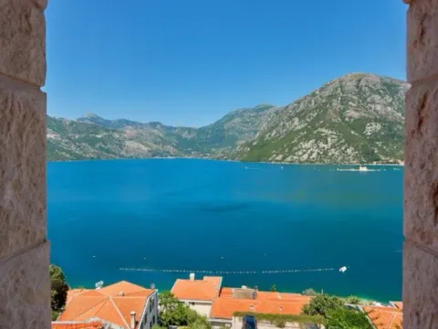 Prodaja,  kuća, 235m2, Kostanjica, Kotor