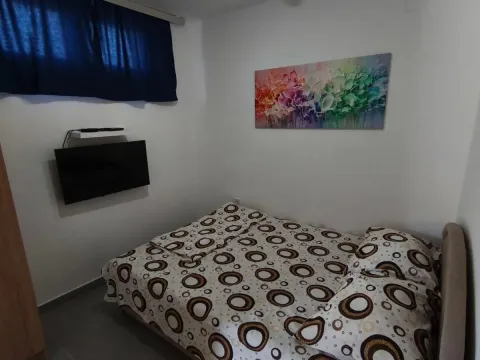 Stan-na-dan, dvosoban stan, 39m², Blok 9, Podgorica - image 8