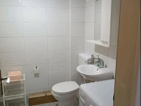 Izdavanje, garsonjera, 30m², Centar, Bar - image 2