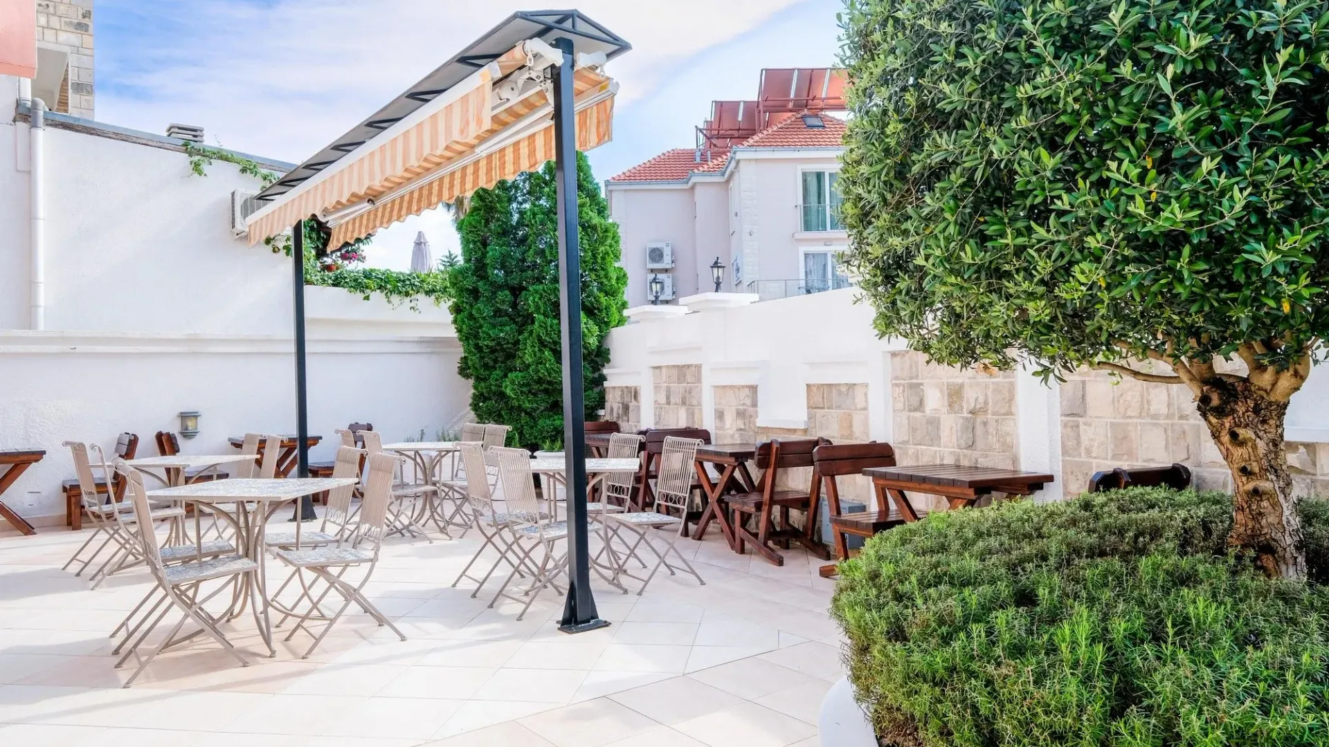 Sale, hospitality venue, 1256m², Podkošljun, Budva