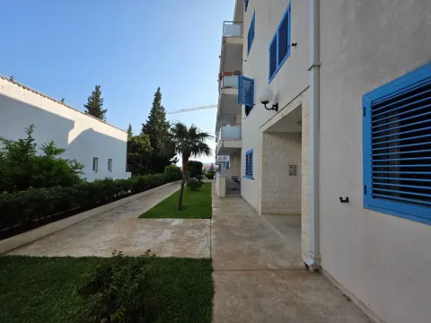 Sale, two bedroom apartment, 64m², Bečići, Budva - image 4